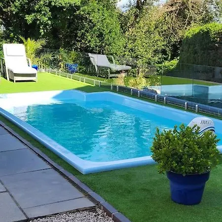 Holiday home The Pool House {heated Pool With Swim Jet}